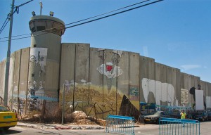 800px-Wall_in_Bethlehem4